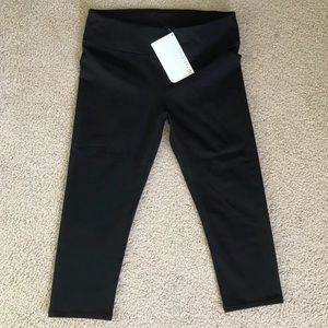 BRAND NEW Fabletics Salar Capri